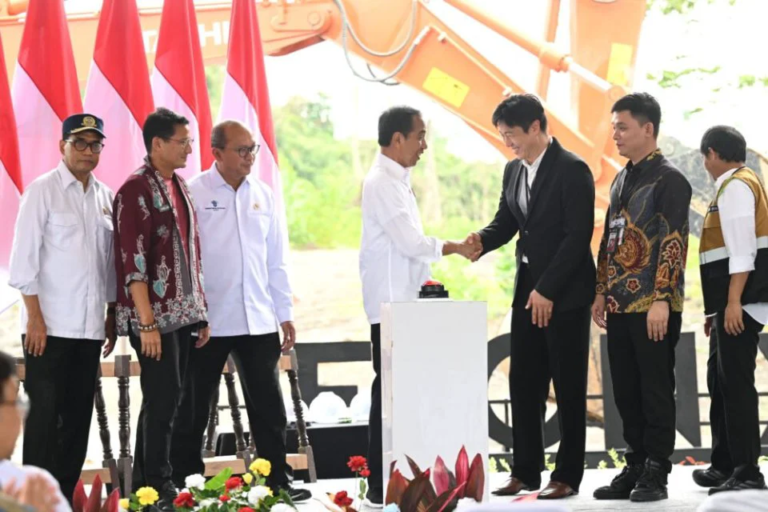 Presiden Jokowi Perkuat Kepercayaan Investor Internasional di IKN Presiden Jokowi Perkuat Kepercayaan Investor Internasional di IKN